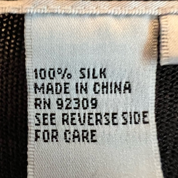 Womans plus light weight cardigan sweater w/ ribbon flowers by Diane Gilman - Picture 5 of 5